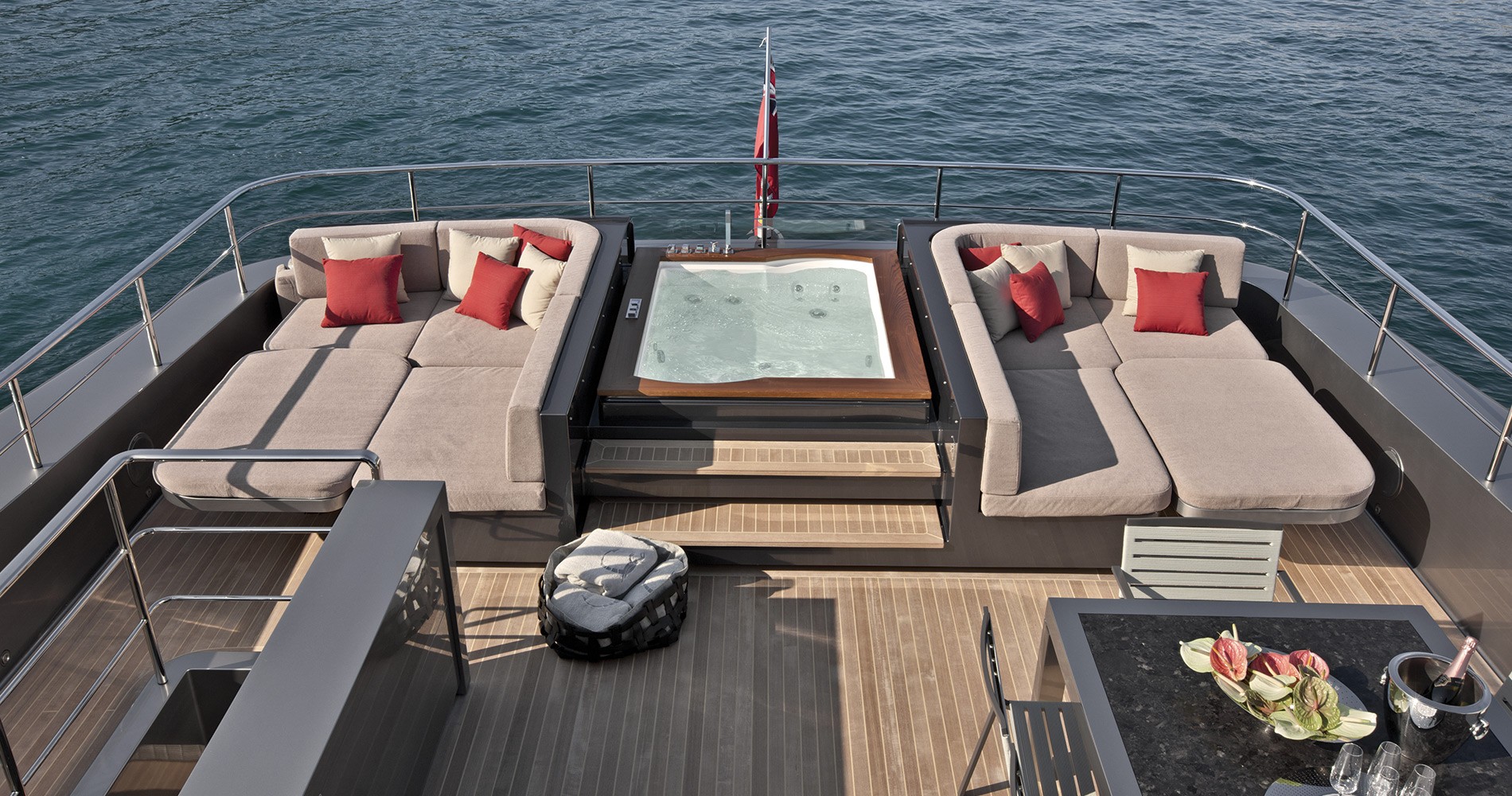 sanlorenzo-superyacht-40-alloy-scorpion-interno